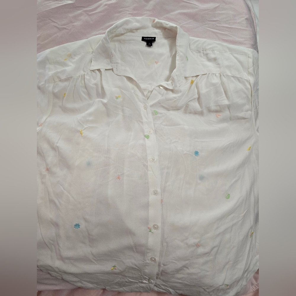 Torrid Short sleeve white button down